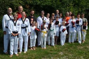 Gemeinsam aktiv: Grillabend und Familien-Training beim SV Langenbach