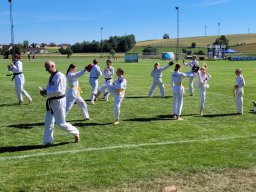 Vorführung zur Einweihung des Sportheims